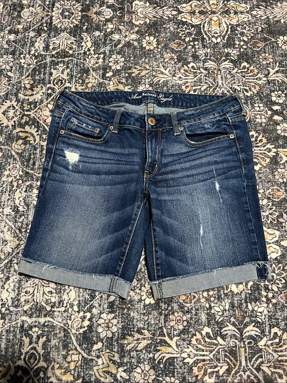 American Eagle Outfitters Dark Blue Cuffed Women’s Denim Shorts